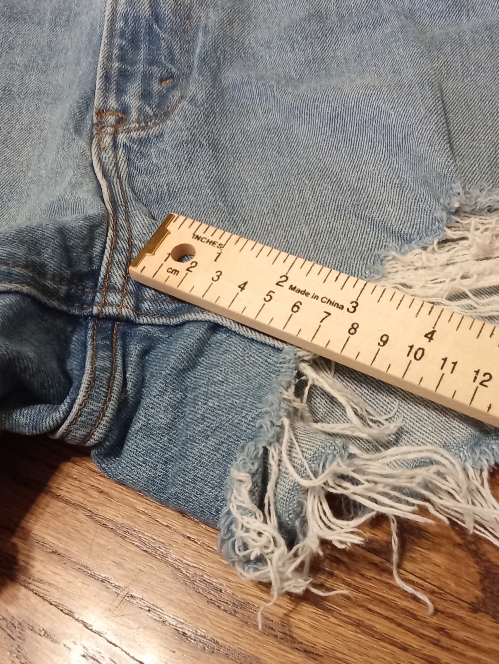 Abercrombie & Fitch Distressed Denim Shorts 29/8 - Picture 6 of 6